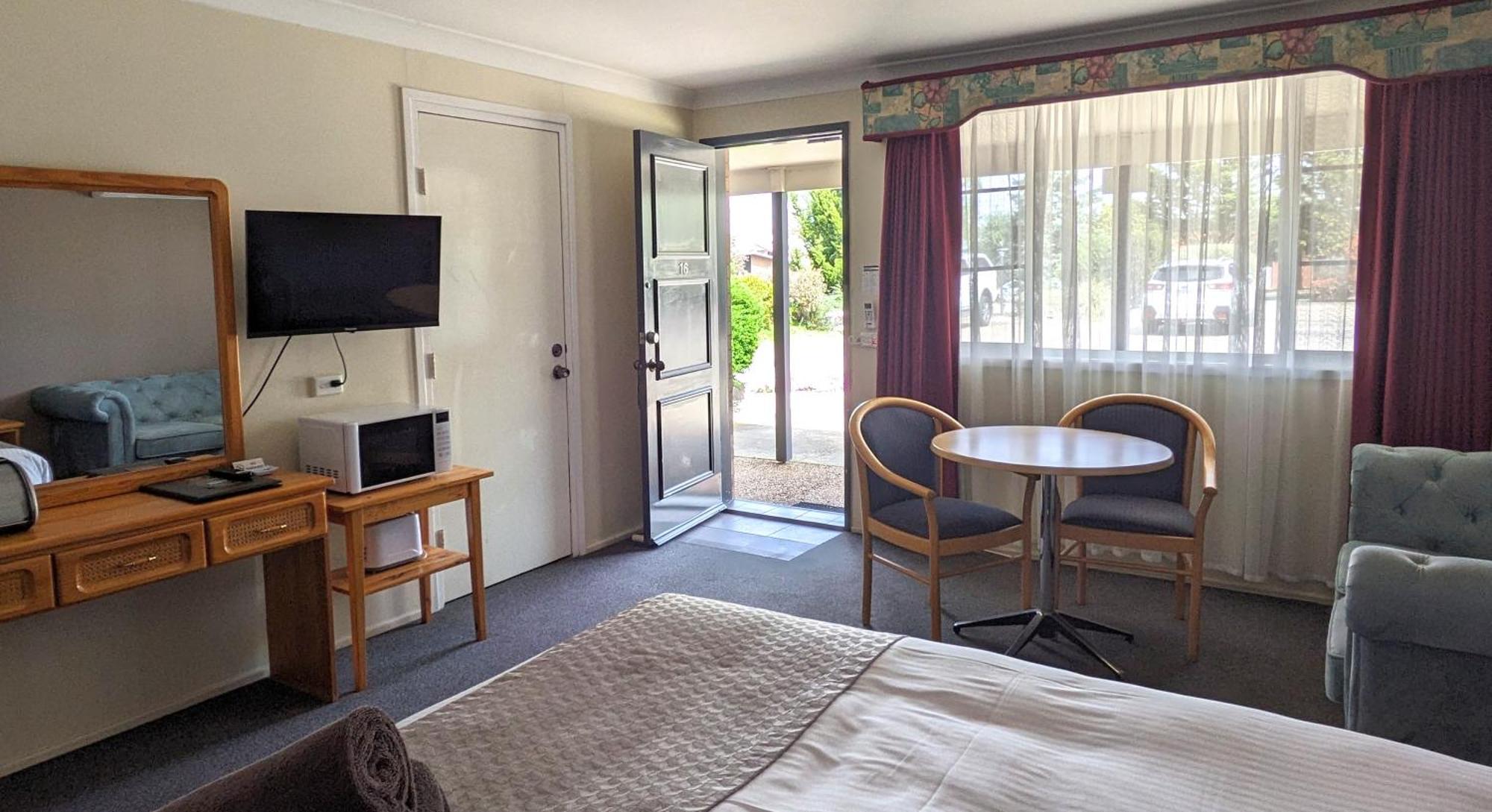 Highlands Motor Inn Оберон Экстерьер фото