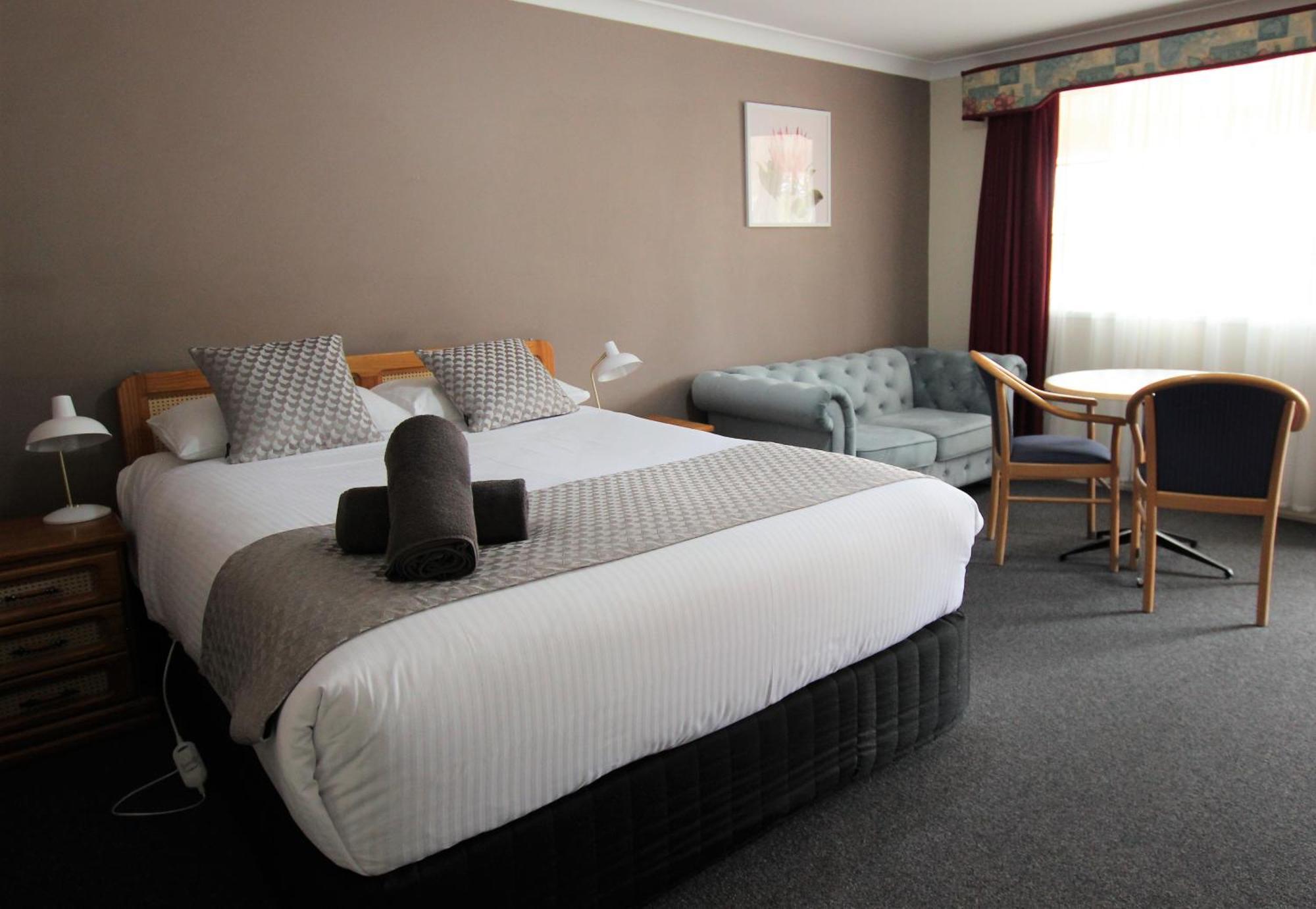Highlands Motor Inn Оберон Экстерьер фото