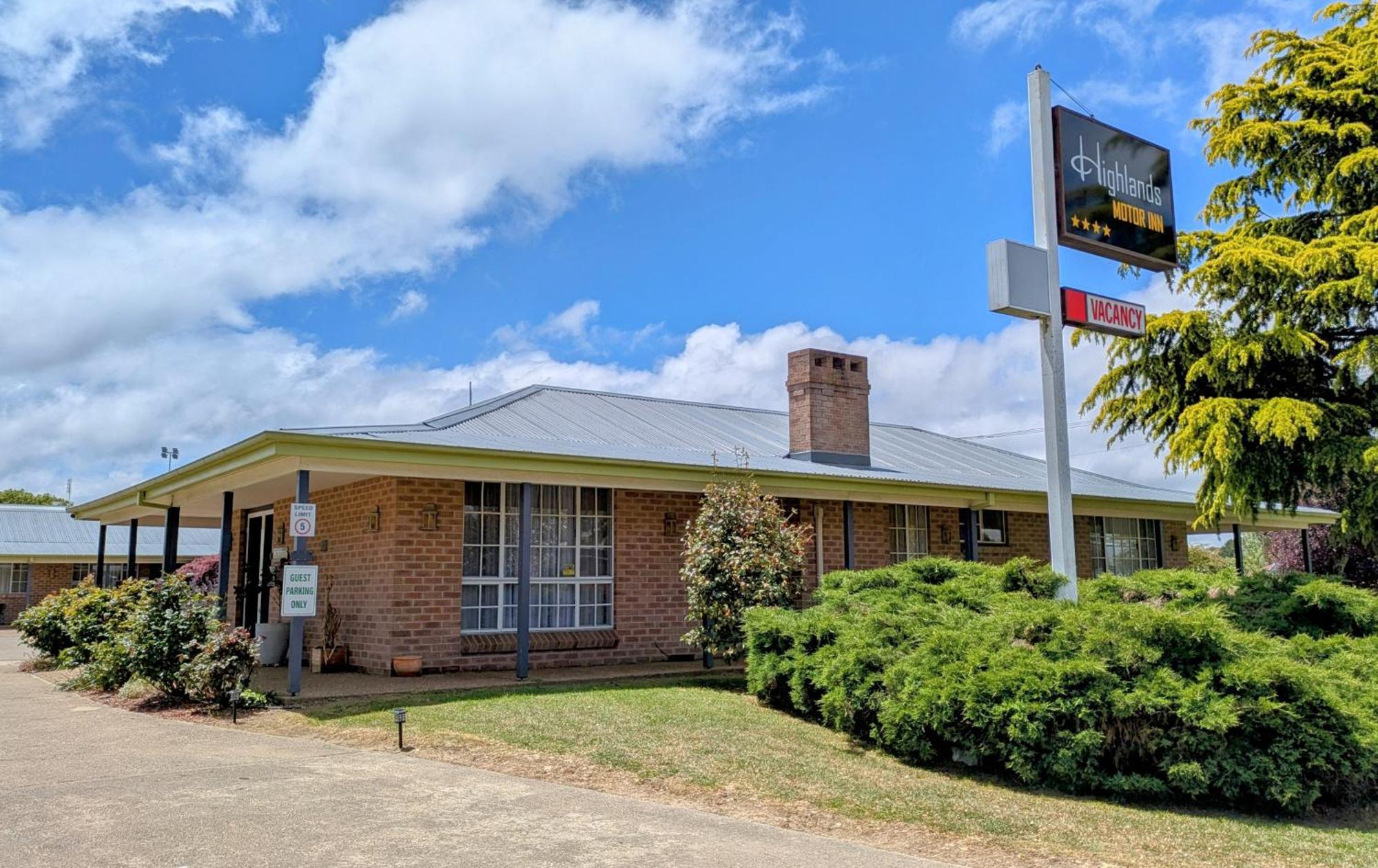 Highlands Motor Inn Оберон Экстерьер фото