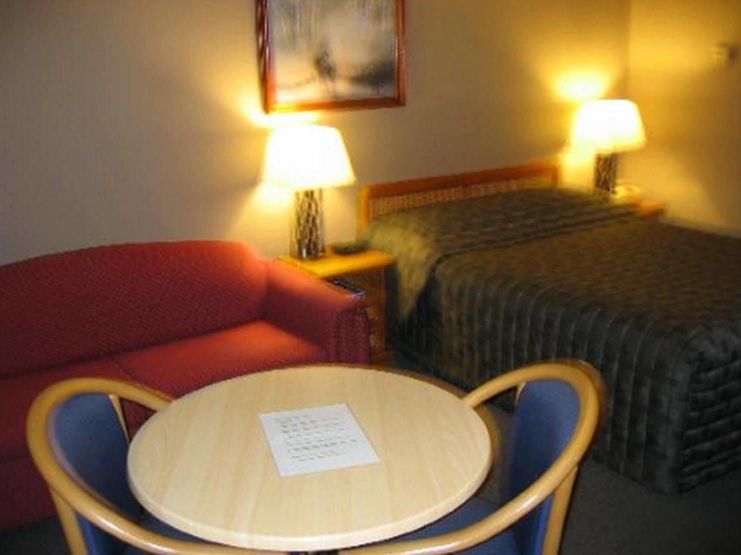 Highlands Motor Inn Оберон Экстерьер фото